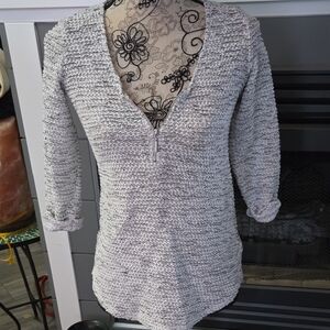 Dynamite Light Gray V-Neck Sweater